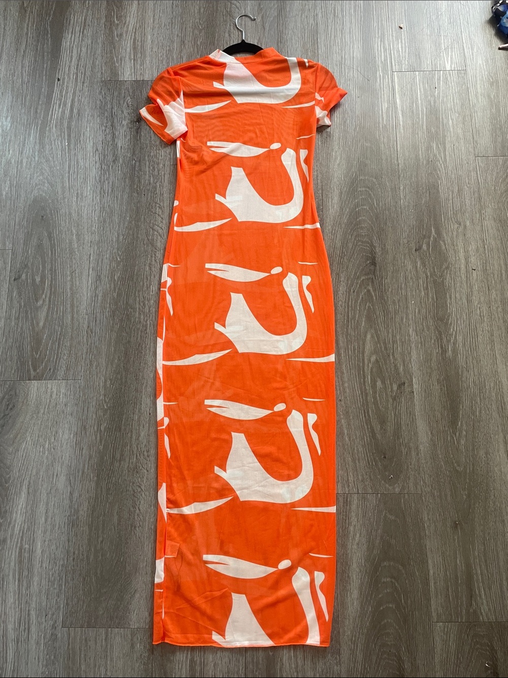 Bold Orange & White Graphic Maxi Dress — Women’s Short Sleeve